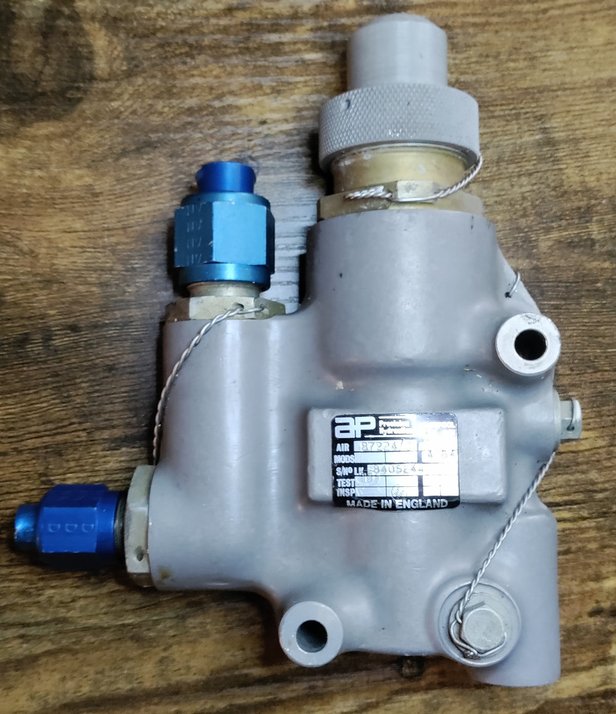 HYDRAULIC VALVE - 87224/0