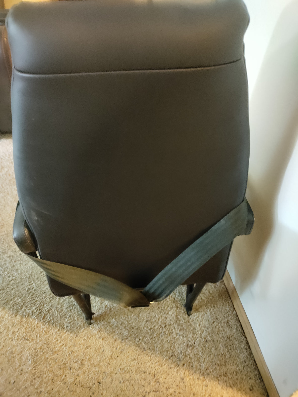 PILOT SEAT